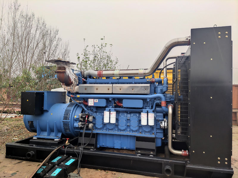 酉阳柴油发电机组更换机油时，应遵循哪些步骤？